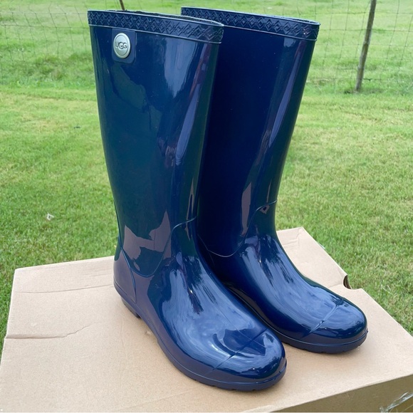 UGG Rain Boots! Shaye Boot! Navy Blue! Brand New! - Picture 1 of 12